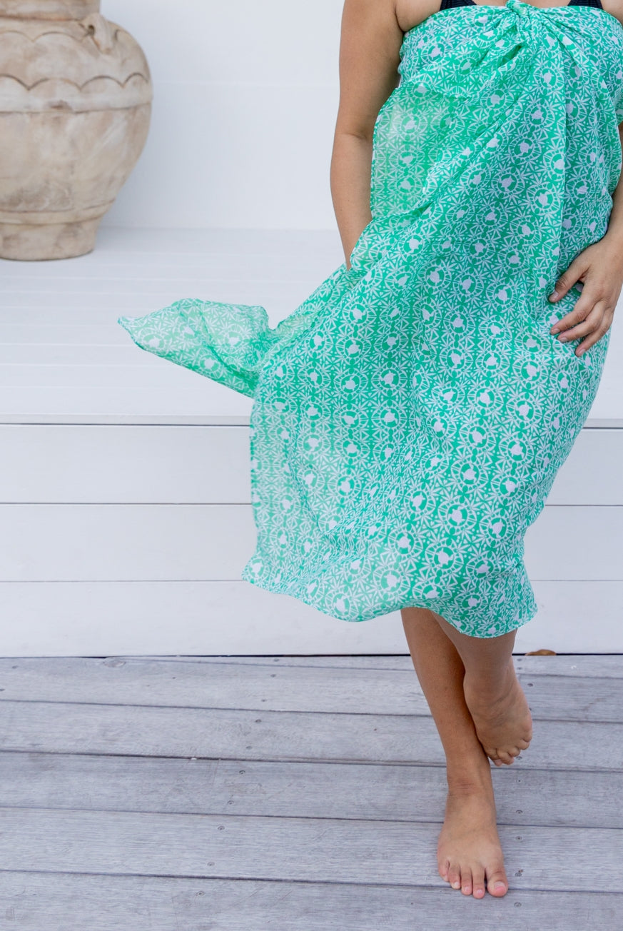 Tribal Turtle Cotton Beach Sarong