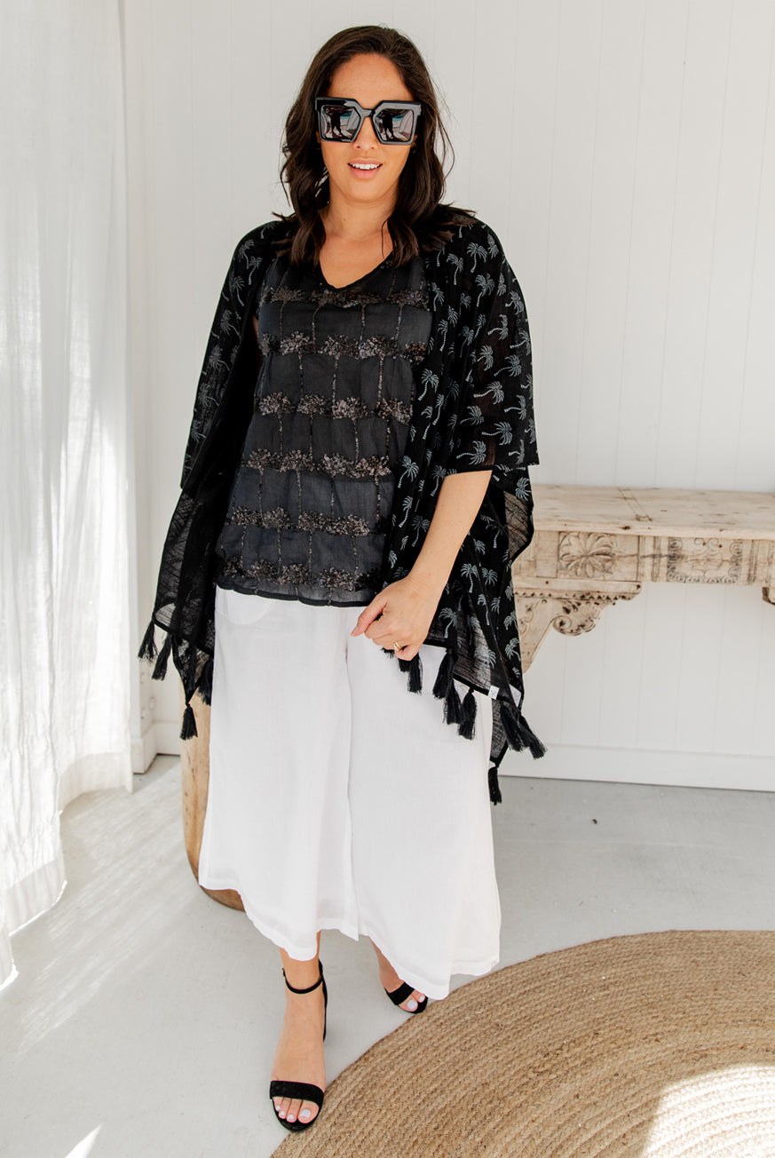 Palm Tree Kimono Scarf: The Perfect Island Casual Attire